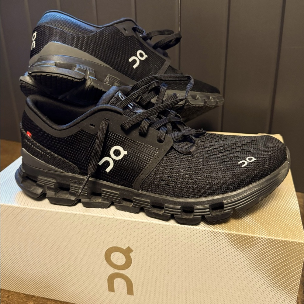On Cloud X4 Sneaker
